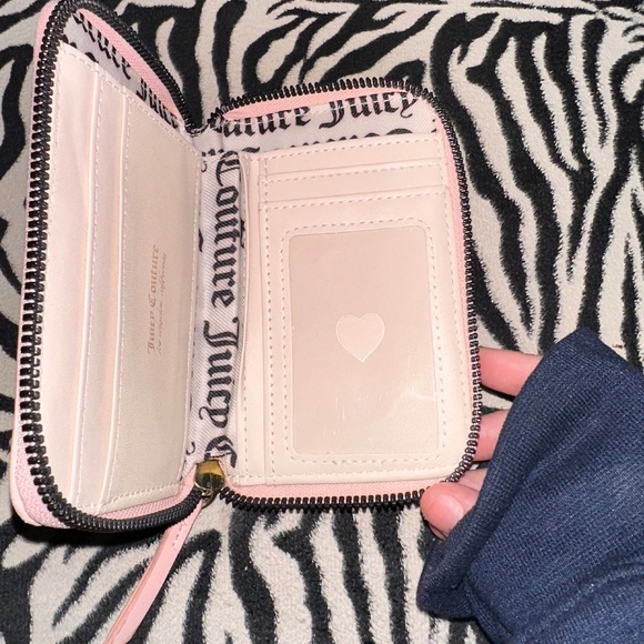 Juicy Couture Wallet! - Picture 4 of 4